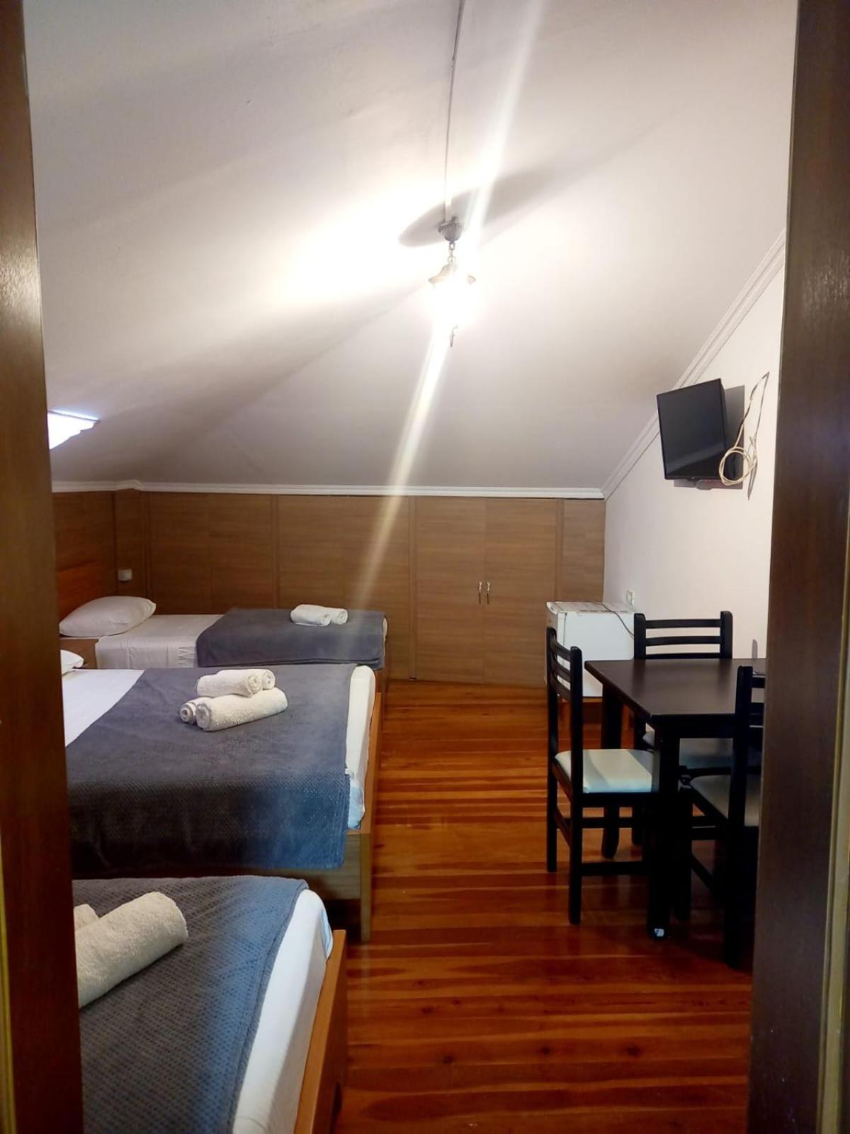 Hotel Demaj Berat Luaran gambar