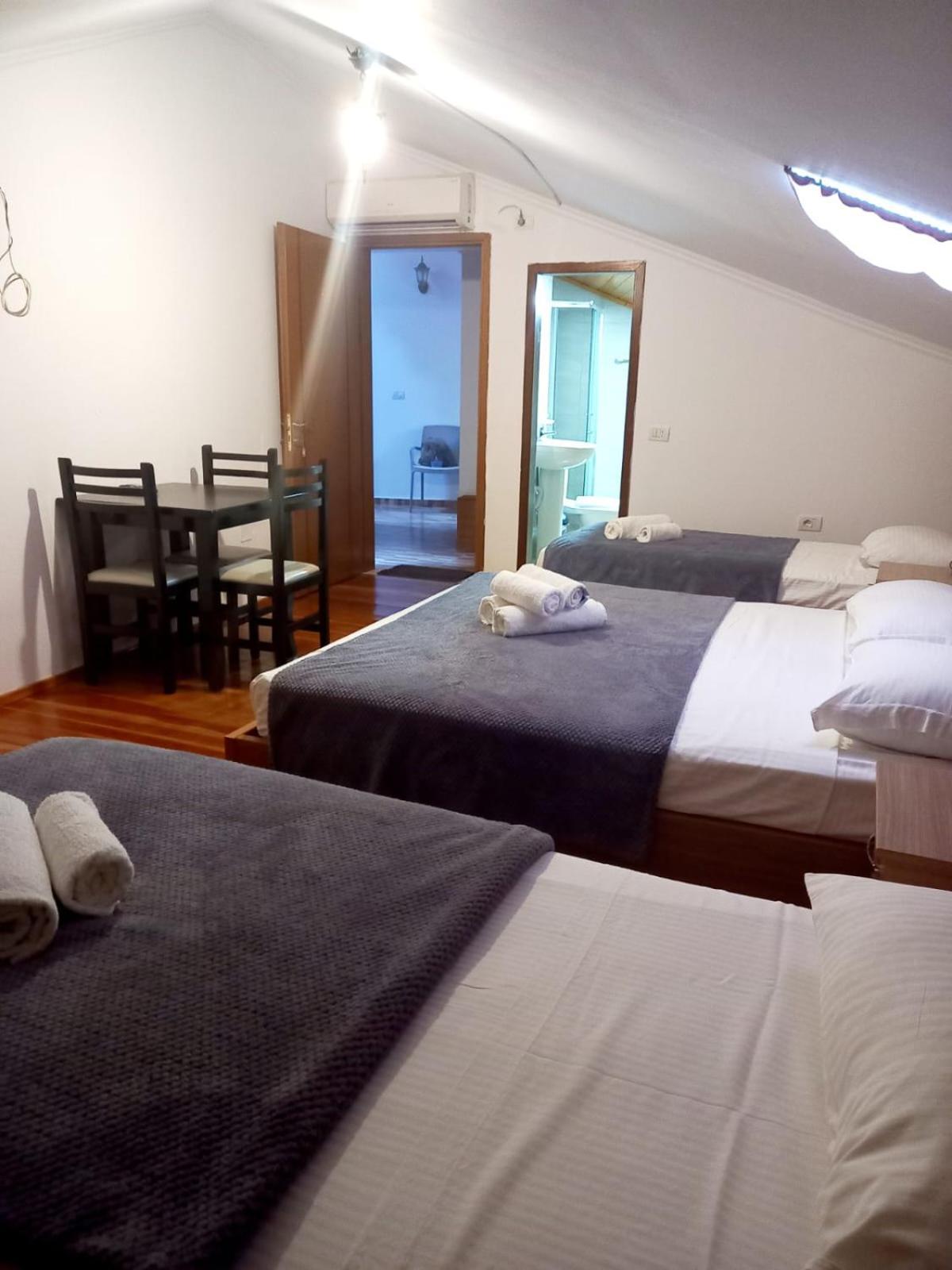 Hotel Demaj Berat Luaran gambar
